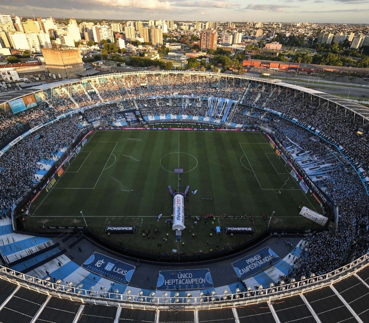 Estadio Presidente Juan Domingo Perón (El Cilindro) –