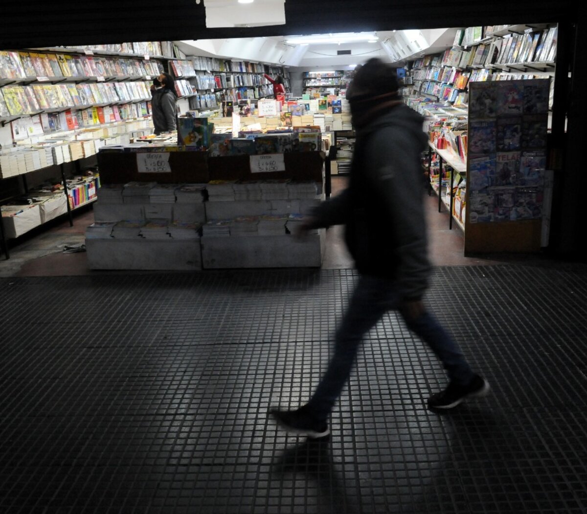 La Caída De Los Gigantes - Librería en Medellín