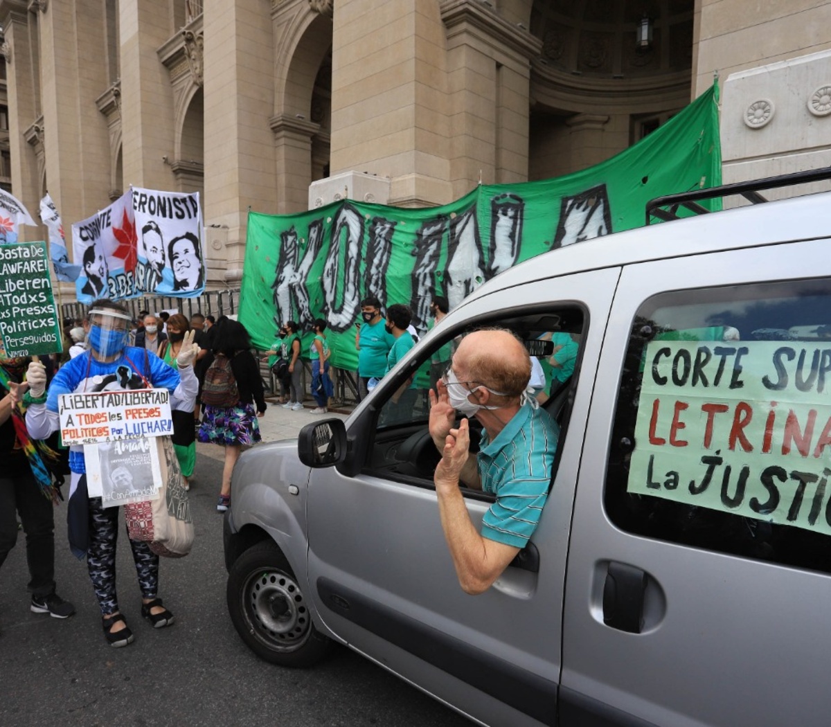 El uso político de la pandemia: Formosa, campaña antivacunas y temas  vedados en el Congreso | La peste como excusa | Página|12