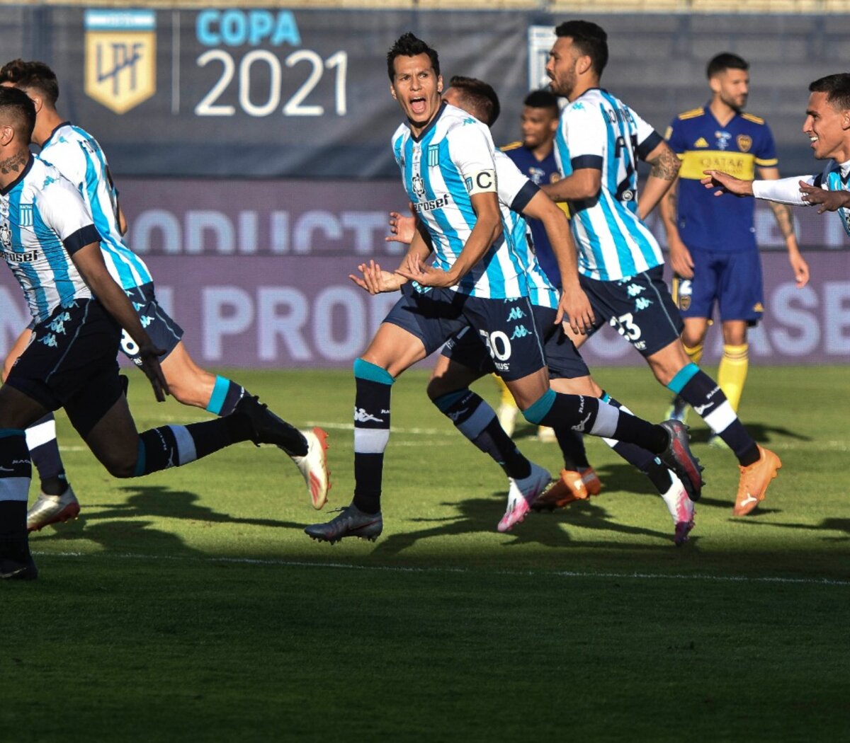 Racing Elimino A Boca Por Penales Y Jugara La Final De La Copa De La Liga Tevez Fallo Uno De Los Disparos Y La Academia Enfrentara El Viernes A Colon Pagina12