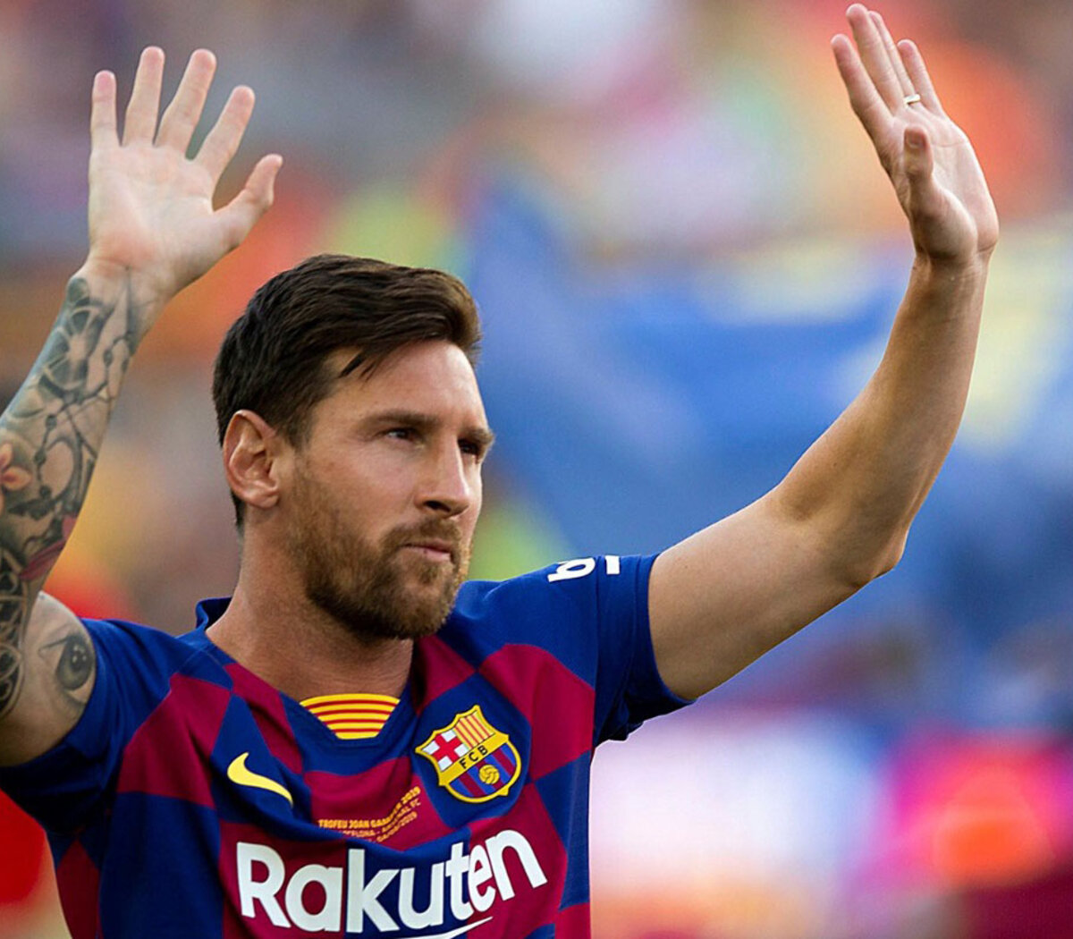 ⚡Título de Página 12: Oficial: Messi se va de BarcelonaLo anunció el club en  un comunicado
