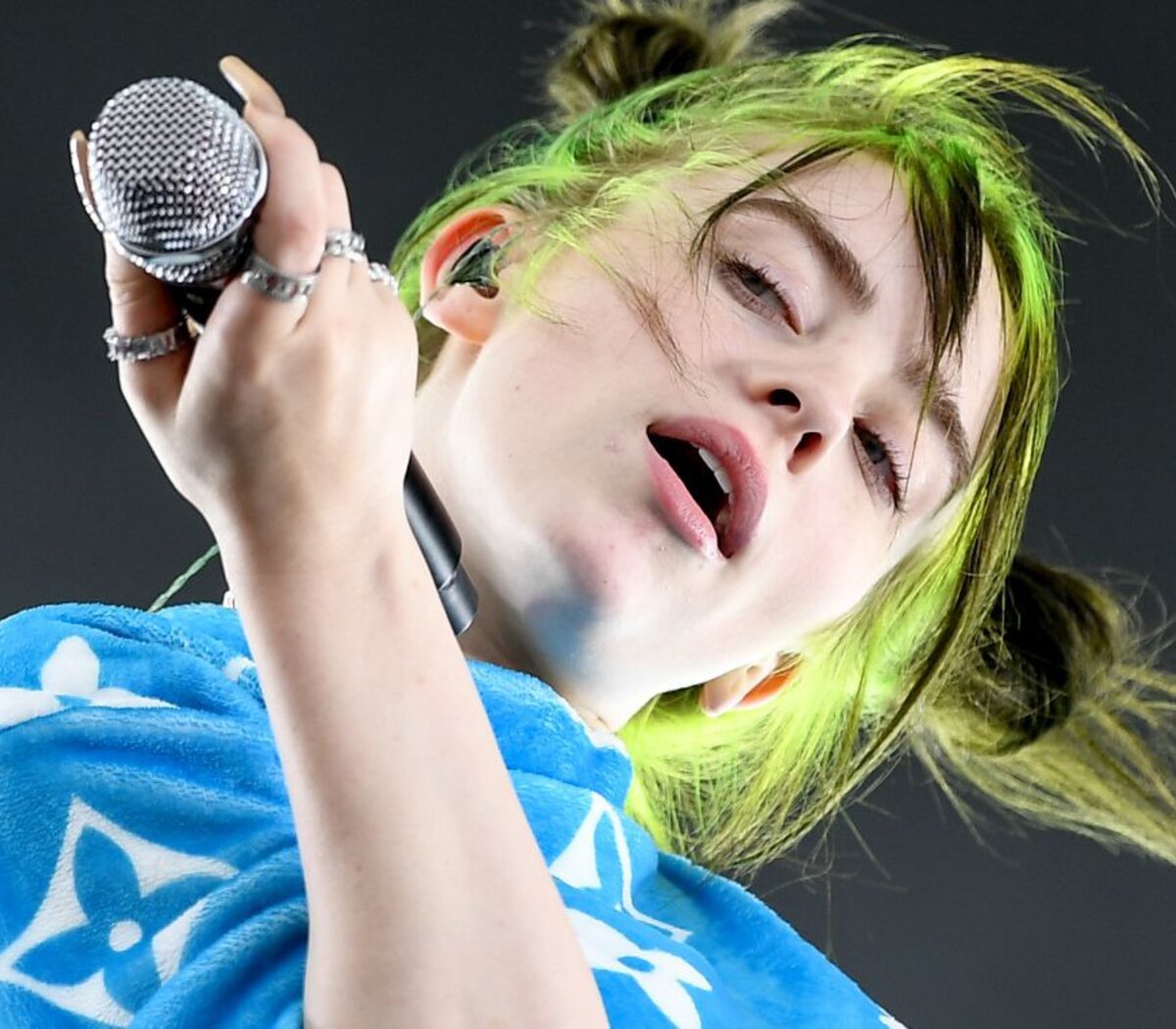 Billie Eilish reveló que haber visto pornografía a los 11 años 