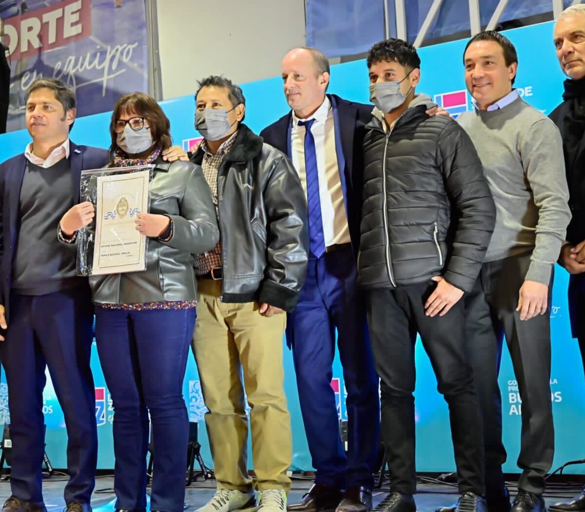 Insaurralde y Kicillof en Lomas de Zamora: inauguraron una escuela y  entregaron escrituras | Ya se entregaron 60 mil escrituras en los 135  municipios de la Provincia | Página|12