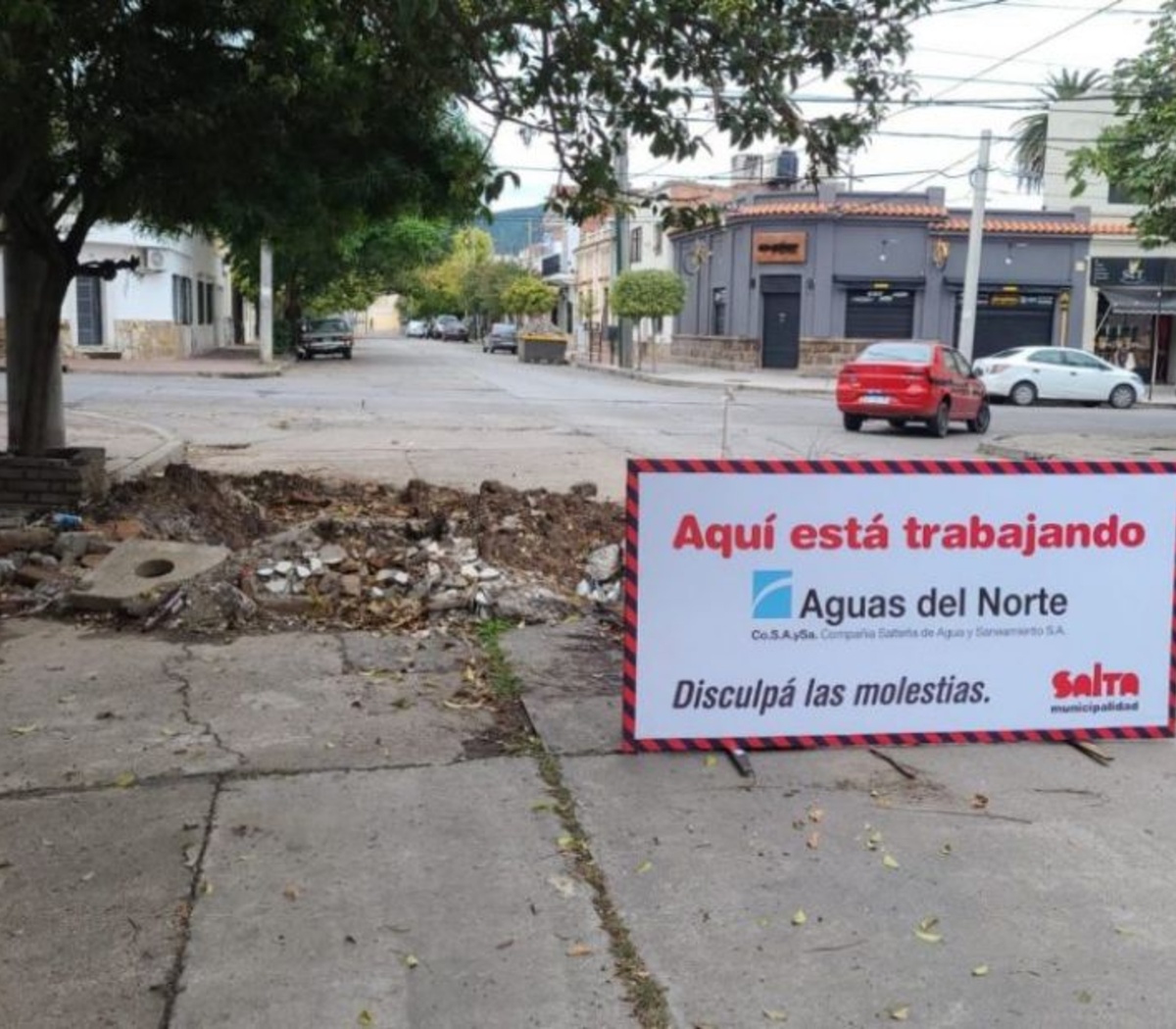555574-aguas-20de-20salta-20carteles