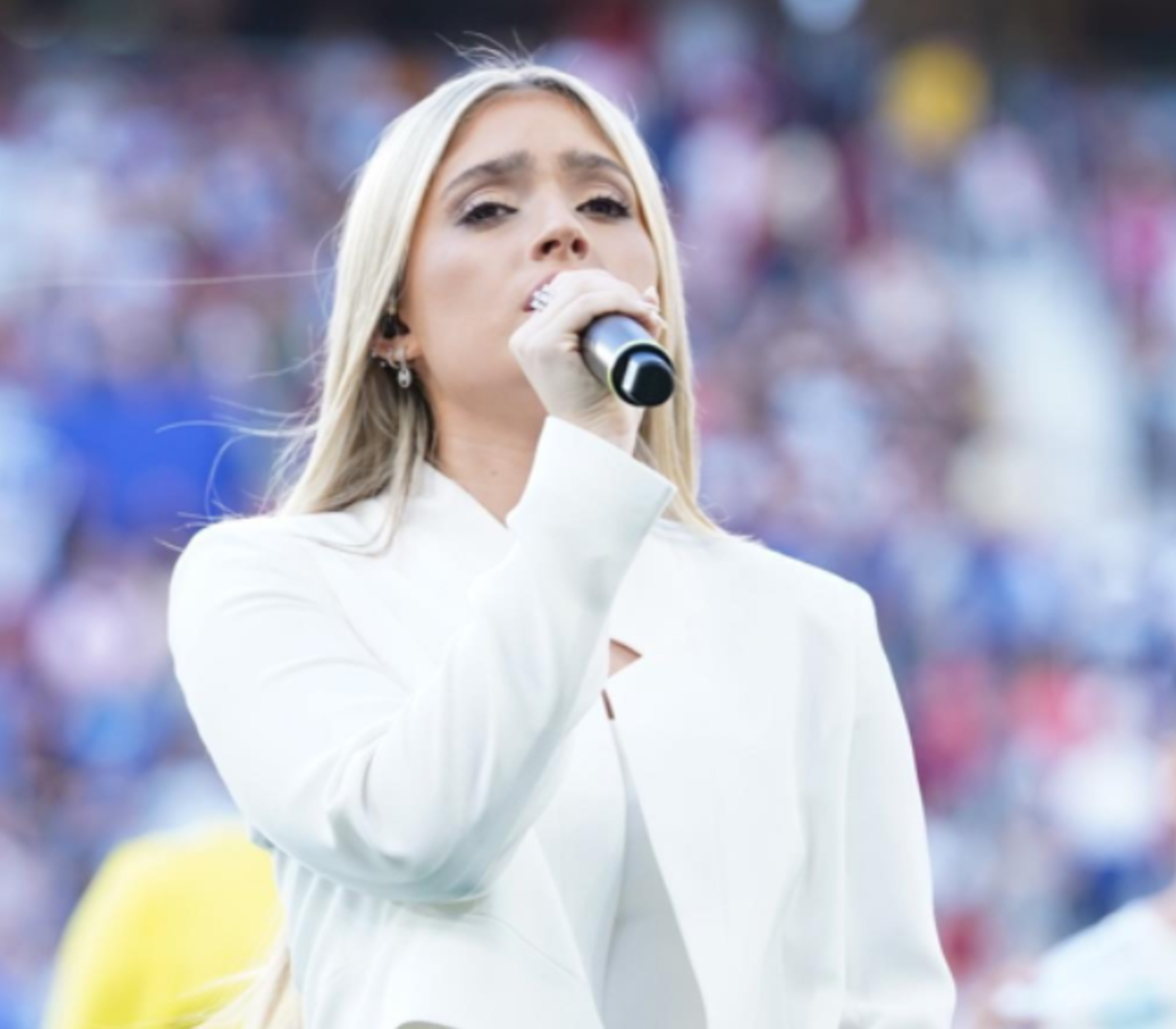 Quién es Kala Bidner, la argentina que cantó el himno en el partido de la Selección | Página|12