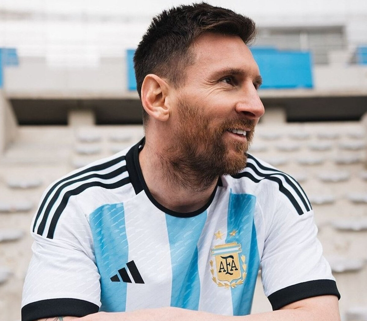 Superficie lunar Informar sin cable Adidas presentó la nueva camiseta de la Selección Argentina | La Scaloneta  la utilizará en el Mundial Qatar 2022 | Página|12