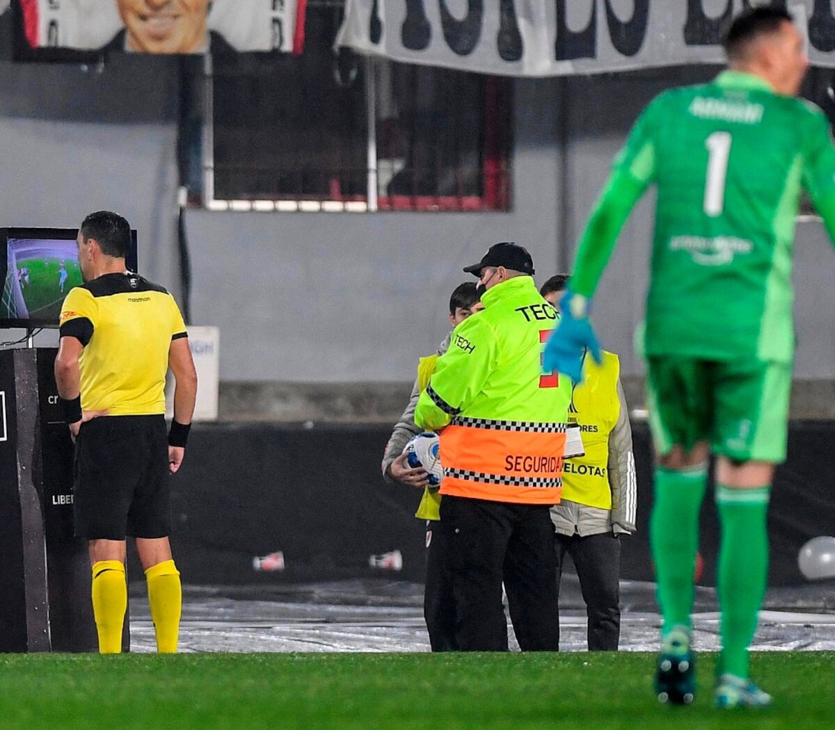 En el país hay más de 100 clubes de fútbol con un pasado ligado al