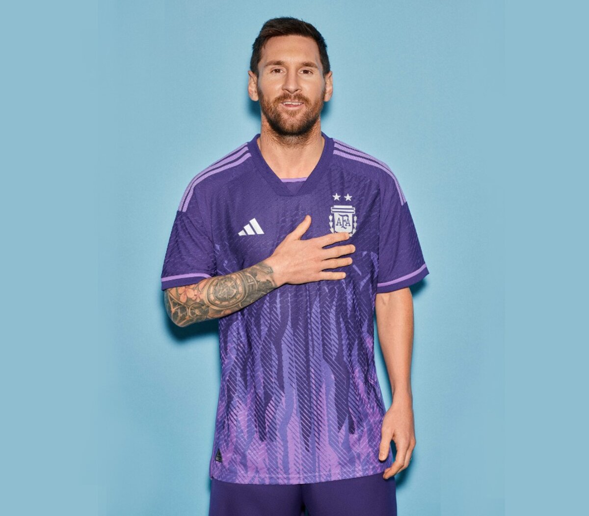 La camiseta argentina perspectiva de género | En el Mundial de Qatar será la primera vez que la Selección vista un modelo de color violeta | Página|12