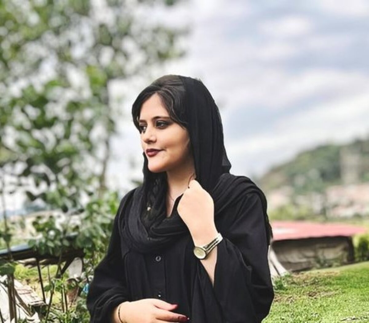 Mahsa Amini fue asesinada por no usar velo: qué es el hiyab y por qué es  obligatorio en Irán | La joven iraní arrestada por la “policía de la moral”  | Página12