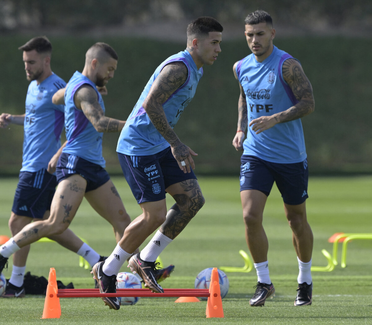 Uruguay-Brasil para esperar a la Scaloneta y todos los partidos de hoy - La  Nueva