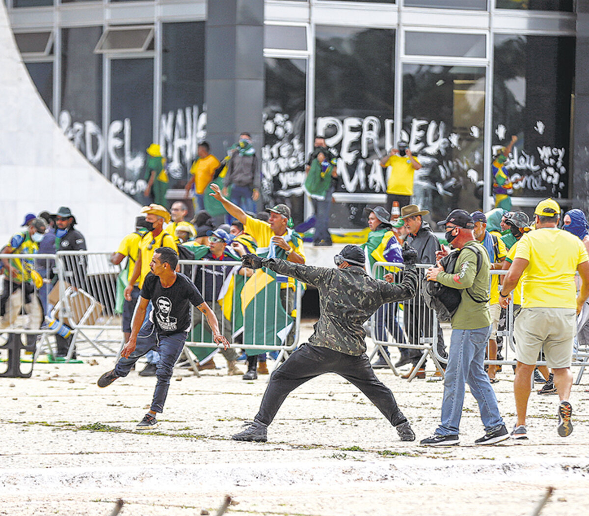 Brasil Guerra santa golpistas y mercaderes de fe Los pastores