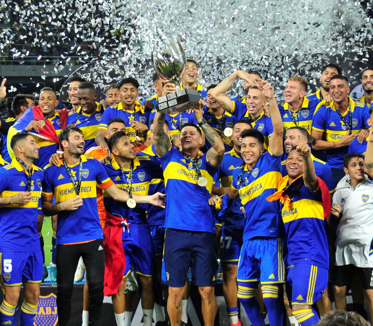 Boca se consagró campeón de la Supercopa Argentina y superó a River en  títulos nacionales | El más ganador del país | Página12