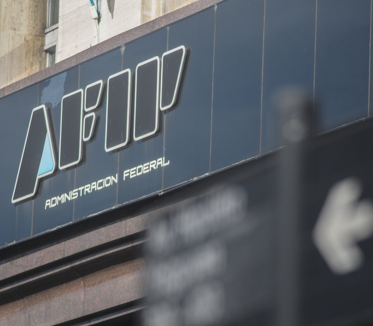 AFIP busca u$s 1100 millones | Notifican a compradores de dólar MEP para que lo declaren | Página|12