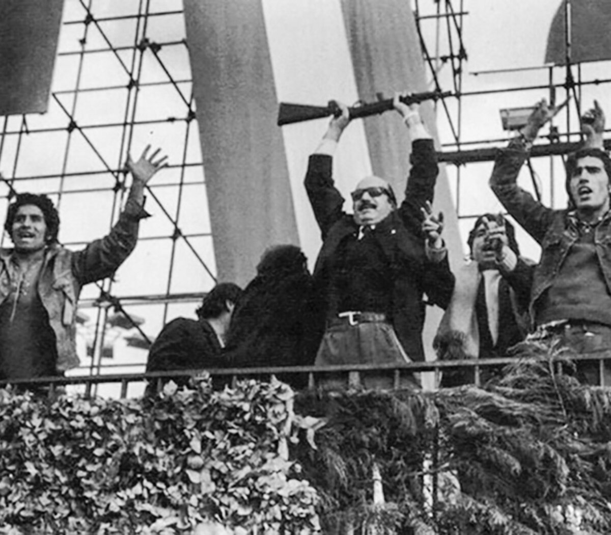 La masacre de Ezeiza, la jornada de violencia que marcó a fuego el regreso  de Perón | Lo que pasó el 20 de junio de 1973 | Página|12