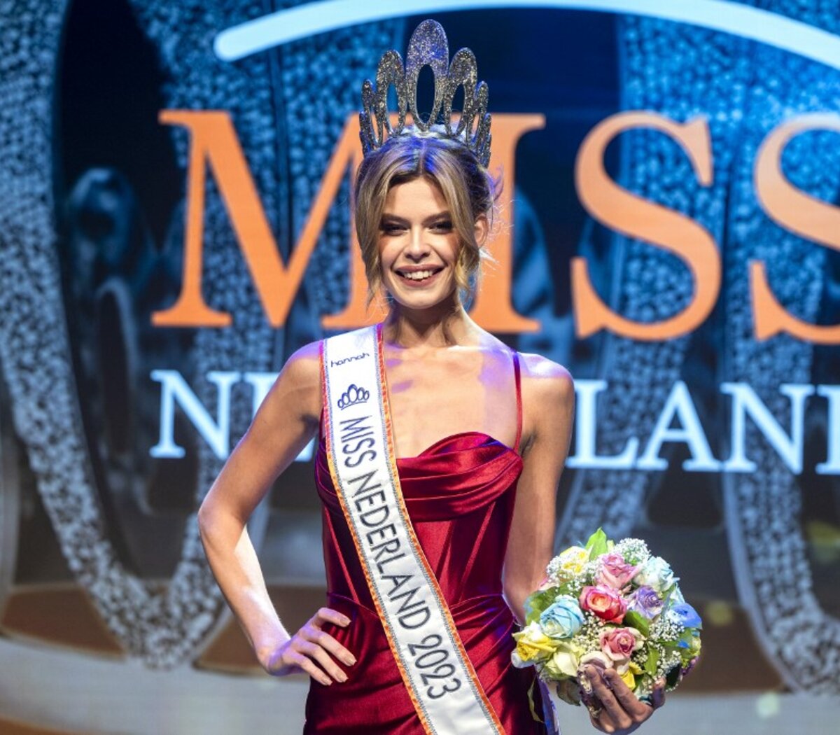 Una mujer trans se coronó por primera vez en la historia como Miss Países  Bajos 2023 | Ahora participará de Miss Universo | Página|12