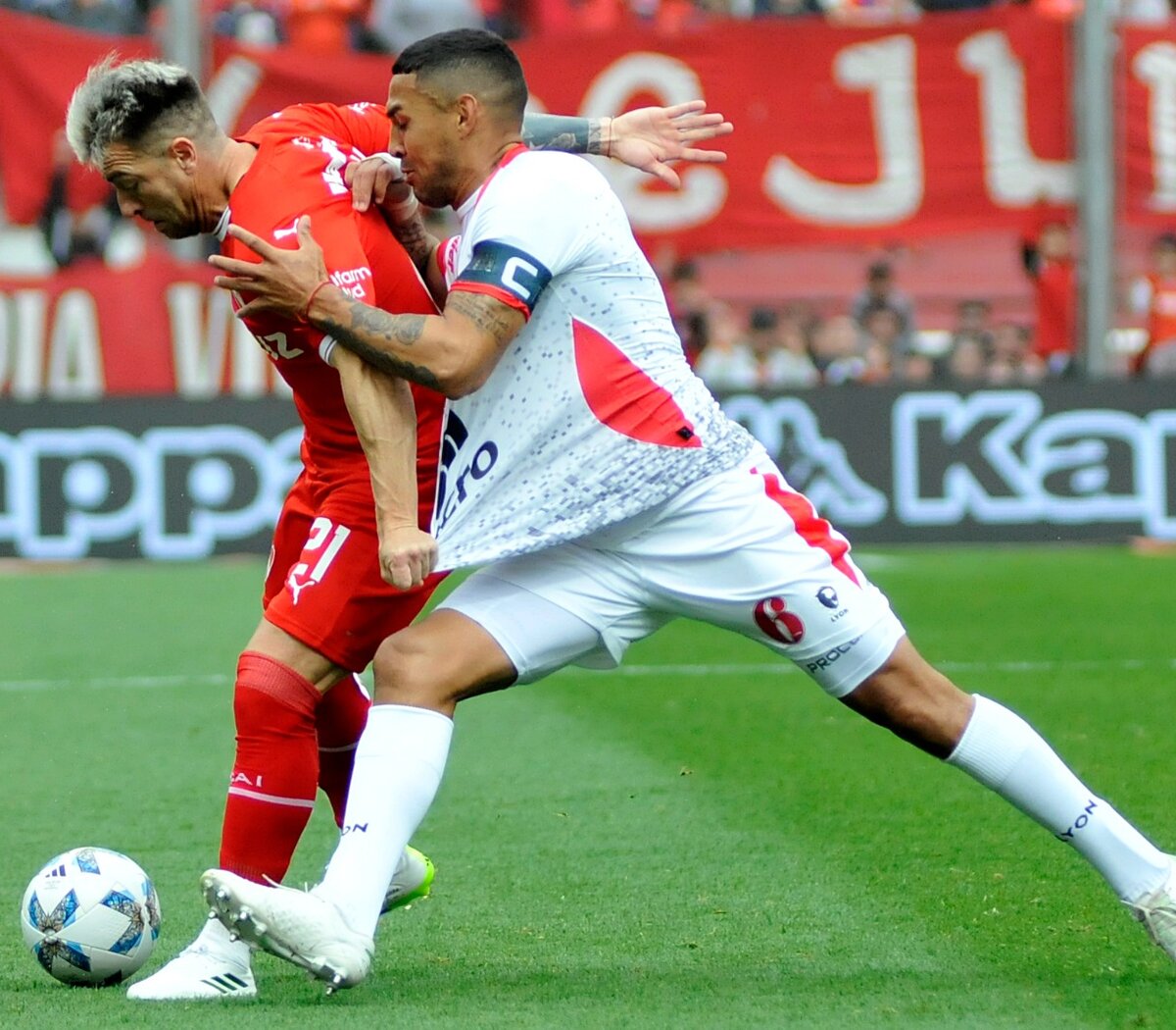 Banderín Del Nuevo Estadio Del Club Atlético Independiente