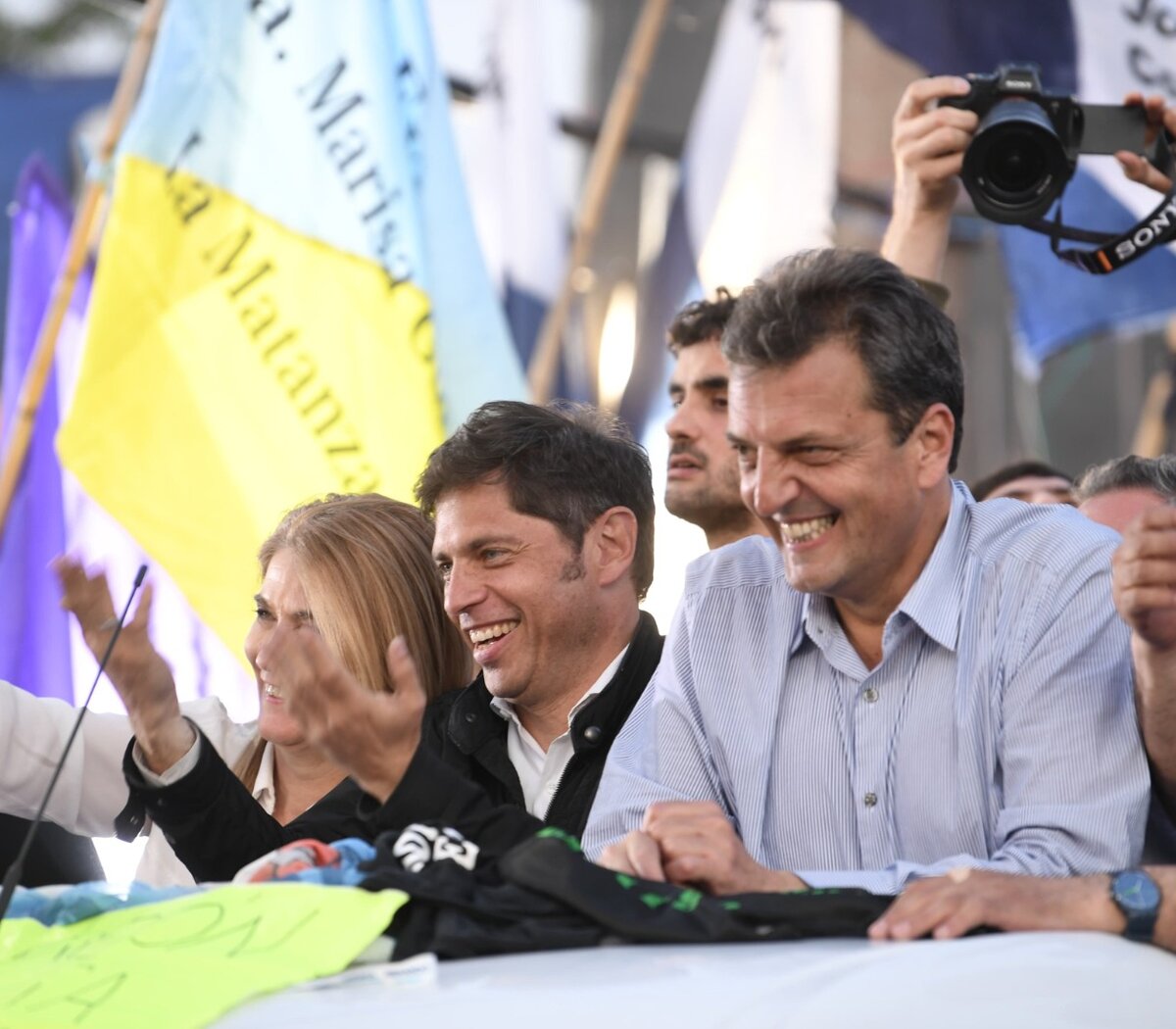 Sergio Massa y Axel Kicillof encabezaron una caravana peronista