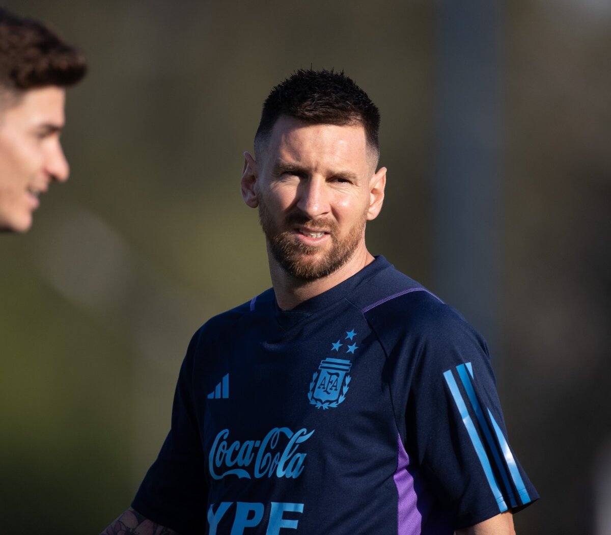 Messi, en modo Diego: el lanzamiento de la camiseta retro de Argentina