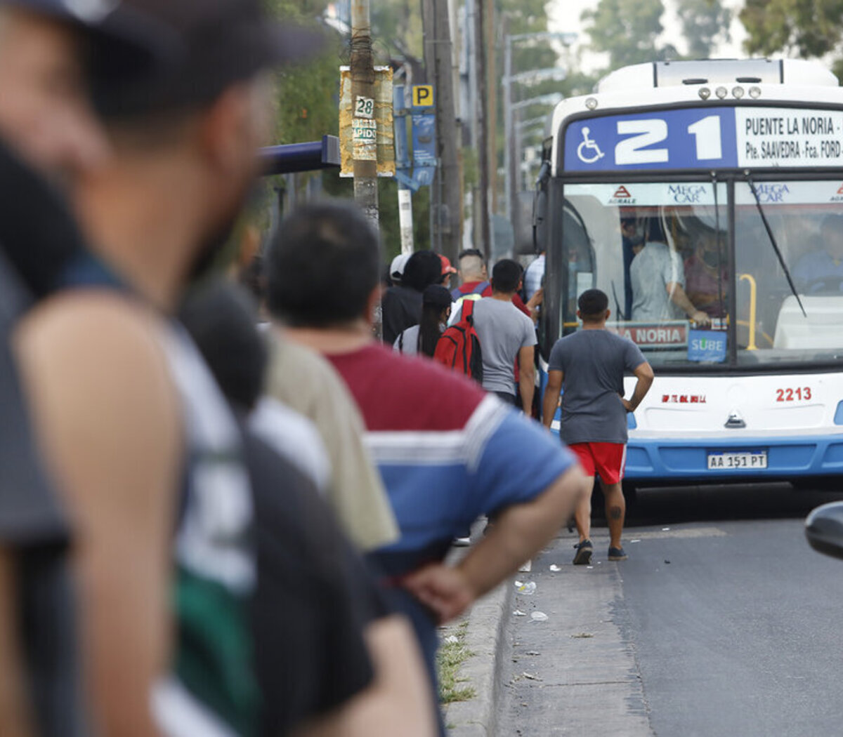Nuevo aumento de transporte este martes: ¿cuánto costará el pasaje de  colectivo en Buenos Aires? | Hasta cuándo se puede registrar la SUBE |  Página|12