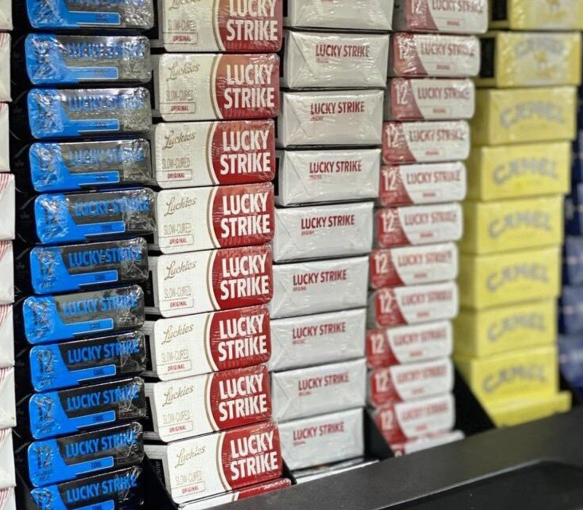 Alerta médica por la baja en el precio de cigarrillos | La Ley Bases permitió la eliminación de un impuesto interno | Página|12