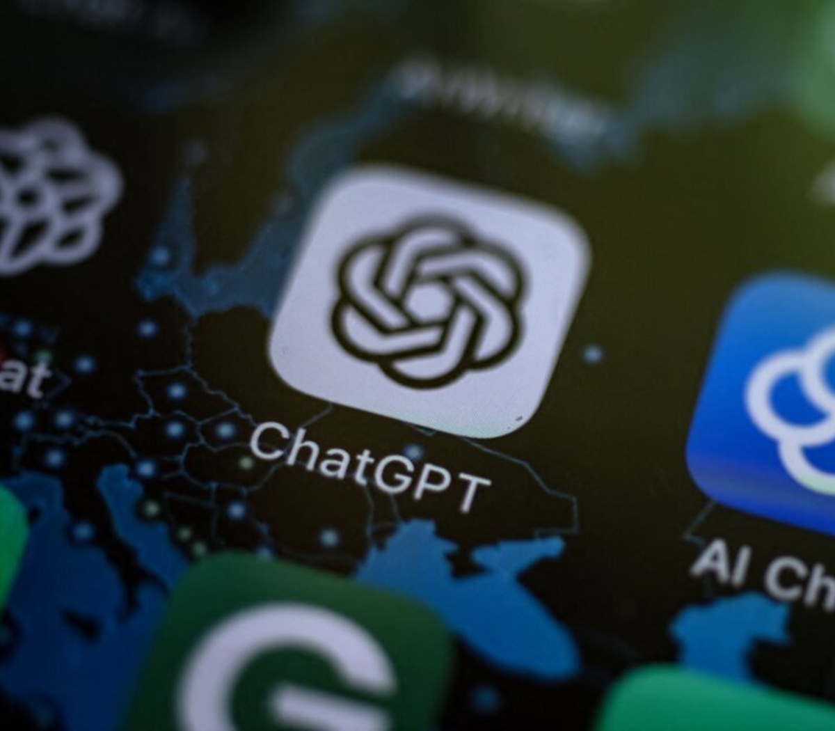 ChatGPT de OpenAI caído: Usuarios reportan miles de fallas