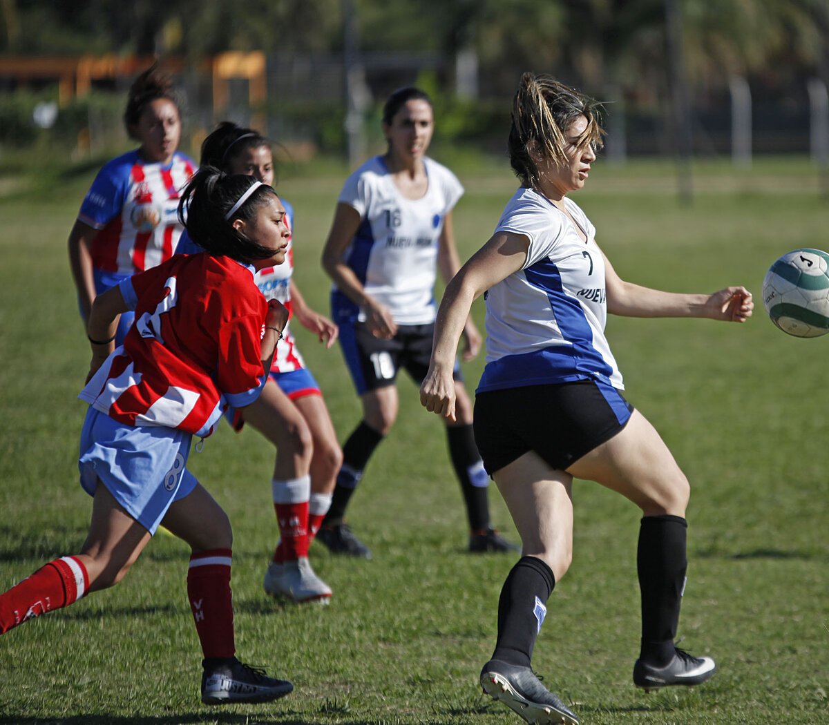 Invitamos a la 1ra división de fútbol femenino del club