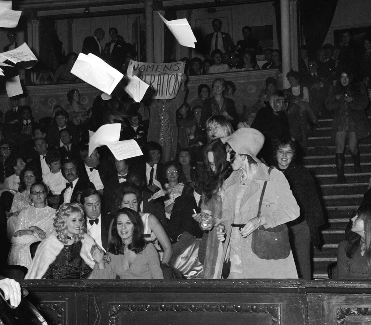 Bombas fétidas feministas contra 'Miss Mundo' 1970: Ni guapas ni feas,  estamos furiosas