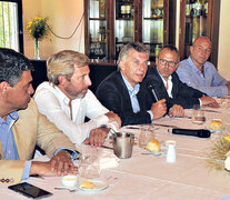 Macri compartió un almuerzo con los jefes municipales en Tres de Febrero. (Fuente: DyN) (Fuente: DyN) (Fuente: DyN)