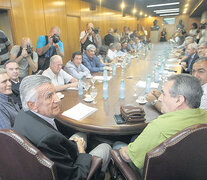 Las autoridades del Partido Justicialista y de la CGT se reunieron ayer en la sede de la calle Matheu.
