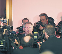 Bayrou, consciente de que ya no atrae a tantos electores, dio un paso al costado.