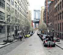 El puente de Brooklyn visto desde las calles de DUMBO, como en tantas películas. (Fuente: Graciela Cutuli) (Fuente: Graciela Cutuli) (Fuente: Graciela Cutuli)