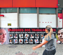 Negocios cerrados, calles semivacías y carteles en contra del gobierno de Temer: postal del paro general en Río de Janeiro.