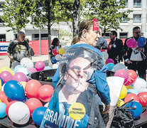 Un simpatizante se Macron hace campaña con globos ayer en Lyon. (Fuente: AFP) (Fuente: AFP) (Fuente: AFP)