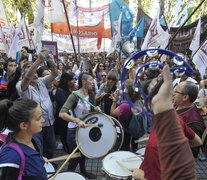 La marcha convocada por el sindicato fue masiva, y el acatamiento al paro &amp;quot;contundente&amp;quot;. (Fuente: Andres Macera) (Fuente: Andres Macera) (Fuente: Andres Macera)