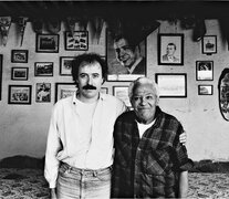 Junto al gran Obdulio Varela, en el quincho de su casa en Villa Española, Montevideo, 1992.