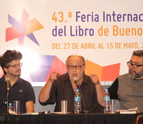 Mario Wainfeld con Carlos Díaz, director de Siglo Veintiuno, y el periodista  Martín Rodríguez. (Fuente:  Bernardino Ávila) (Fuente:  Bernardino Ávila) (Fuente:  Bernardino Ávila)