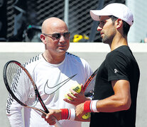 El serbio Novak Djokovic y el estadounidense Andre Agassi, su flamante entrenador. (Fuente: EFE) (Fuente: EFE) (Fuente: EFE)