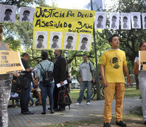 Familiares de David Moreira reclamaron justicia ayer frente a los tribunales. (Fuente: Andres Macera) (Fuente: Andres Macera) (Fuente: Andres Macera)