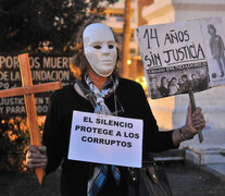 &amp;quot;Vamos a seguir gritando: &amp;#39;¡Justicia por nuestros muertos. Cárcel a los inundadores!&amp;#39;&amp;quot;, gritaron. (Fuente: Eduardo Seval) (Fuente: Eduardo Seval) (Fuente: Eduardo Seval)