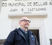 El arquitecto y artista plástico Raúl D&amp;#39;Amelio, frente al Museo que ahora dirigirá. (Fuente: Alberto Gentilcore) (Fuente: Alberto Gentilcore) (Fuente: Alberto Gentilcore)