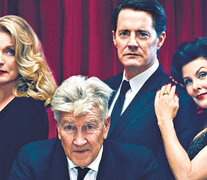 David Lynch rodeado por tres reincidentes del casting original: Sheryl Lee, Kyle MacLachlan y Sherilyn Fenn.