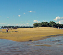Sobre las orillas del Uruguay, agua y arena son un distintivo correntino. (Fuente: Gentileza Adriana Borovinsky) (Fuente: Gentileza Adriana Borovinsky) (Fuente: Gentileza Adriana Borovinsky)
