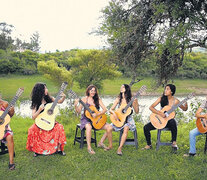 María Clara Millán, Ana Larrubia, Andrea Zurita, Laura Zilber, Agostina Elzegbe y Soledad Lazarte.