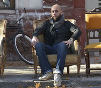 El rosarino Javier Núñez, en las calles de la ciudad. (Fuente: Sebastián Joel Vargas) (Fuente: Sebastián Joel Vargas) (Fuente: Sebastián Joel Vargas)