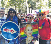 El Che de los gays y Alejandro Modarelli: Evita desviada por el Paseo del Prado.