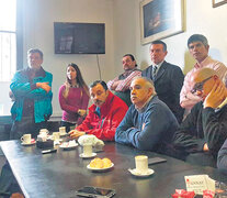 Los dirigentes realizaron una conferencia de prensa en el bar Tannat de La Plata.