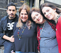 El actor Martín Slipak, la directora Paula Marull, junto a Cristina Fridman y Eugenia Levin, organizadoras. (Fuente: Rafael Yohai) (Fuente: Rafael Yohai) (Fuente: Rafael Yohai)