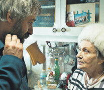 La abuela Evelina, comunista convencida, explica sus razones.