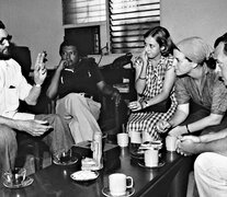 La escritora Gabriela Selser junto a Julio Cortázar, en Nicaragua. (Fuente: Gentileza R. Miranda) (Fuente: Gentileza R. Miranda) (Fuente: Gentileza R. Miranda)