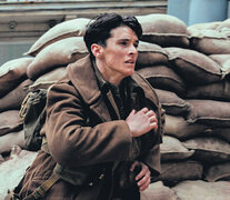 Rescatando al soldado Tommy: Fionn Whitehead en Dunkerque.